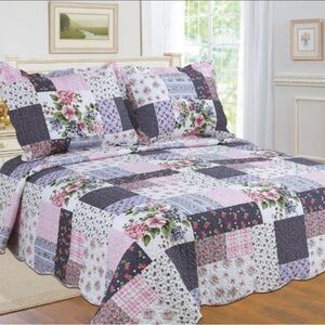 Floral Patchwork Quilt Set - Pink and Blue